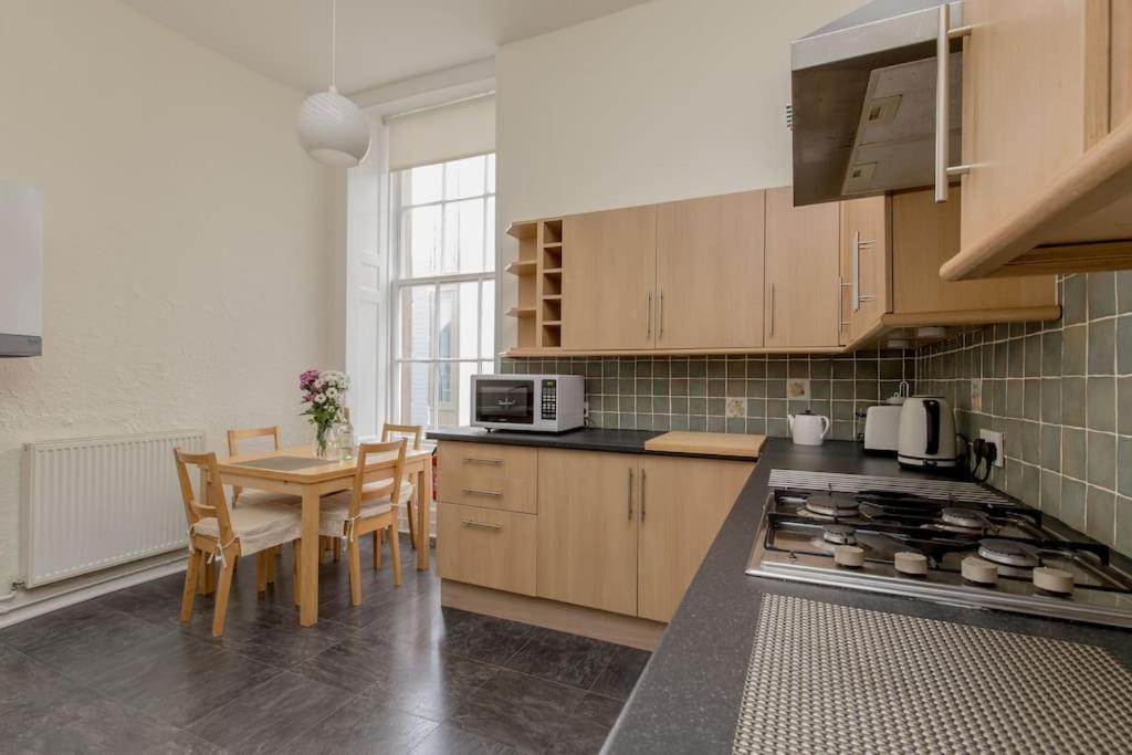 St James Quarter 2 Bed Apartment EDI Eksteriør bilde